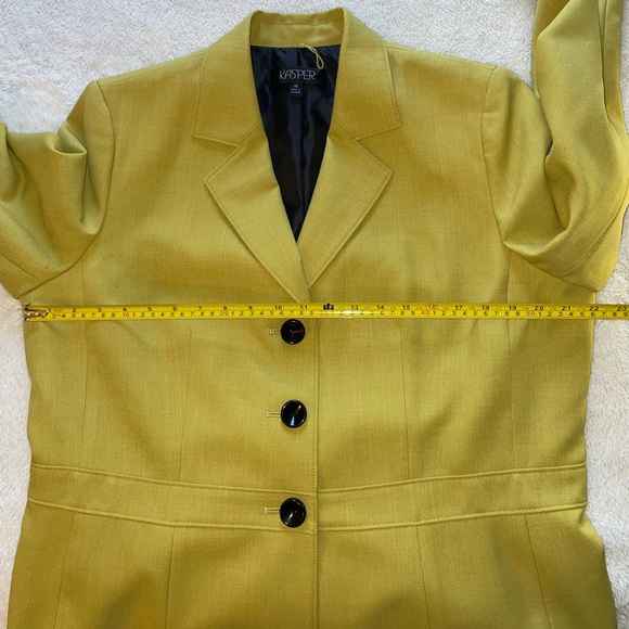 Kasper Women's Citrine Yellow Blazer with Black Buttons - Picture 6 of 7